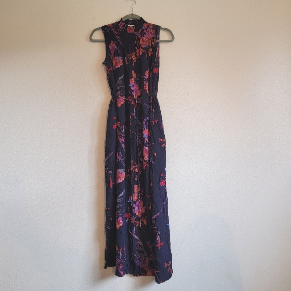 Floral Sleeveless Maxi Dress